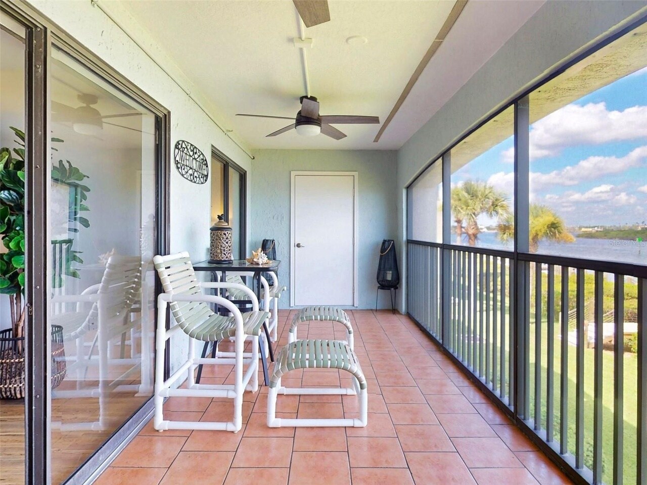 Building Photo - 454 Bouchelle Dr