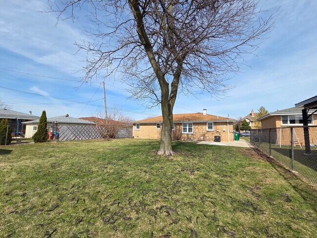 Building Photo - 7841 74th St