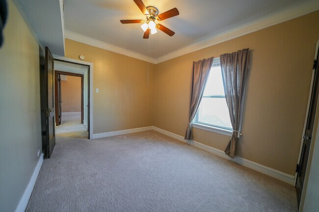 Building Photo - 3927 Kirk St