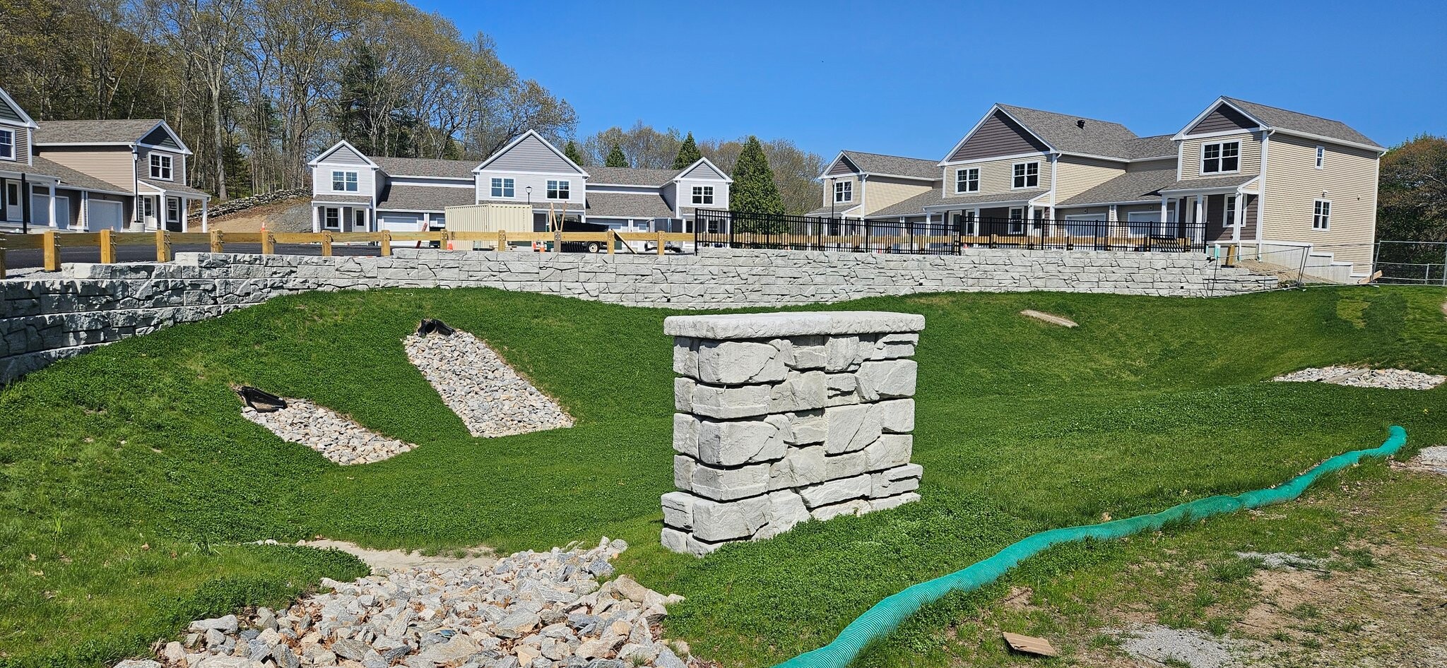 Building Photo - 719 Putnam Pike