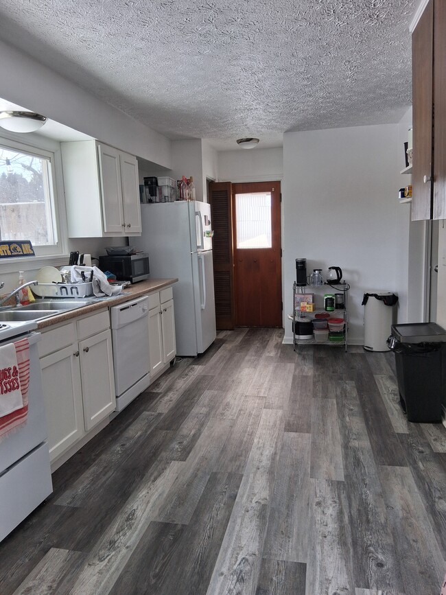 Building Photo - Joyanne Court