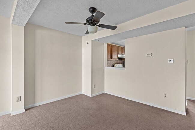 Building Photo - 528 Chanticlar Ct