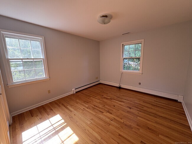 Building Photo - 1240 Bronson Rd