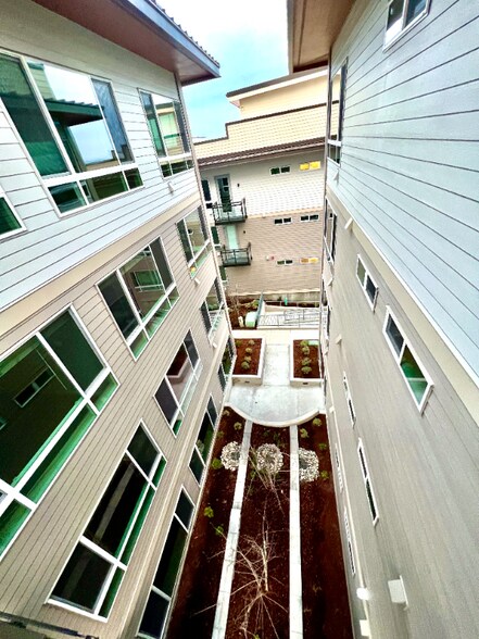 Building Photo - 2330 Yakima Ct