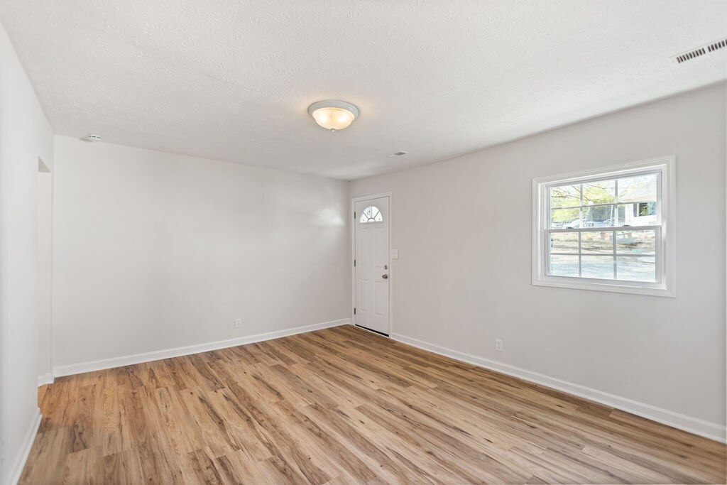 Building Photo - 152 Hamilton Cir