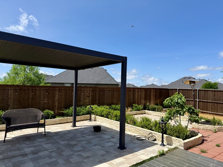 Upgraded backyard living space - 2501 Temple Dr