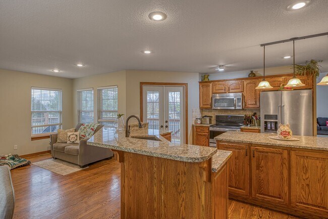 Building Photo - Highly desirable home in Briarbrook