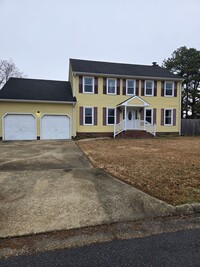 Building Photo - Lovely 4 bedroom 2.5 bath 2 story single f...