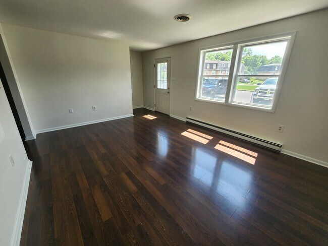 Building Photo - 3430 Gregway Dr
