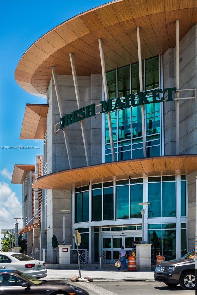 Building Photo - 1800 Sunset Harbour Dr