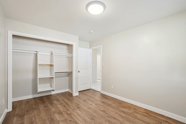 Building Photo - 240 W 220 S St