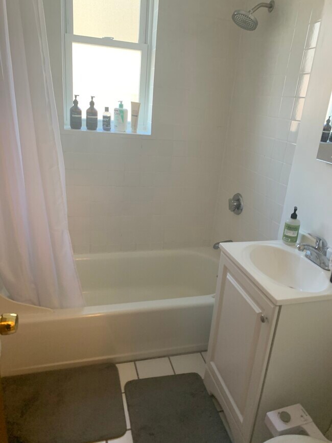 Building Photo - 111 Norway St