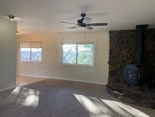 Building Photo - Beautiful 2 Bedroom/2 Bathroom Home with a Great Room, Fireplace and access to shared swimming pool