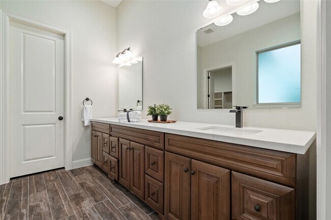 Building Photo - 25103 W Tara Plantation Dr