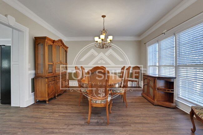 Building Photo - 127 Tara Blvd