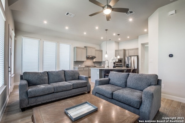 Building Photo - 11331 Carmen Heights