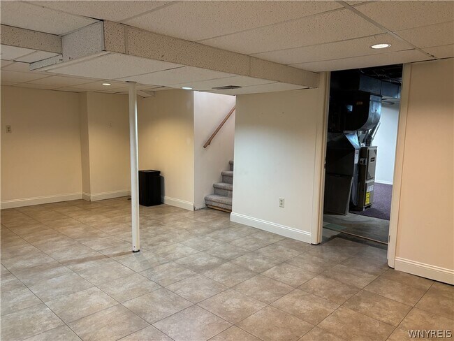 Building Photo - 230 Cleveland Dr