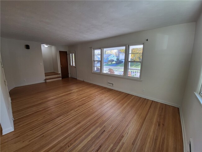 Building Photo - 59 Pinnacle Rd