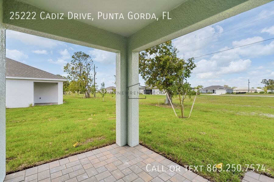 Building Photo - 25222 Cadiz Dr