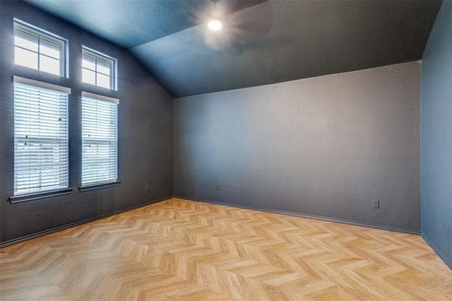 Building Photo - 10832 Live Oak Creek Dr