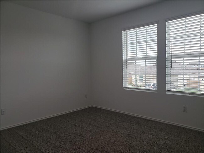 Building Photo - 125 Wolseley Dr