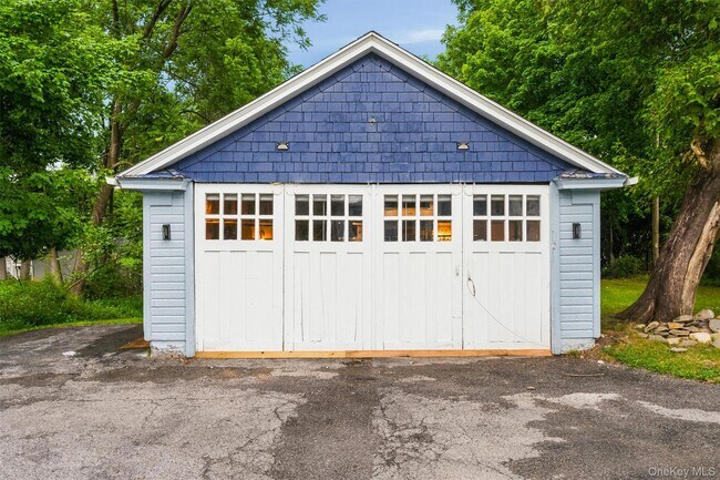 Building Photo - 108 Hooker Ave