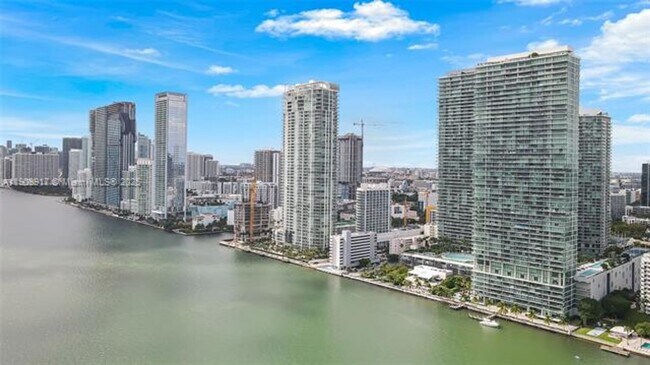 Building Photo - 3131 NE 7th Ave