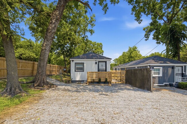 Building Photo - 2336 Clifton Ave