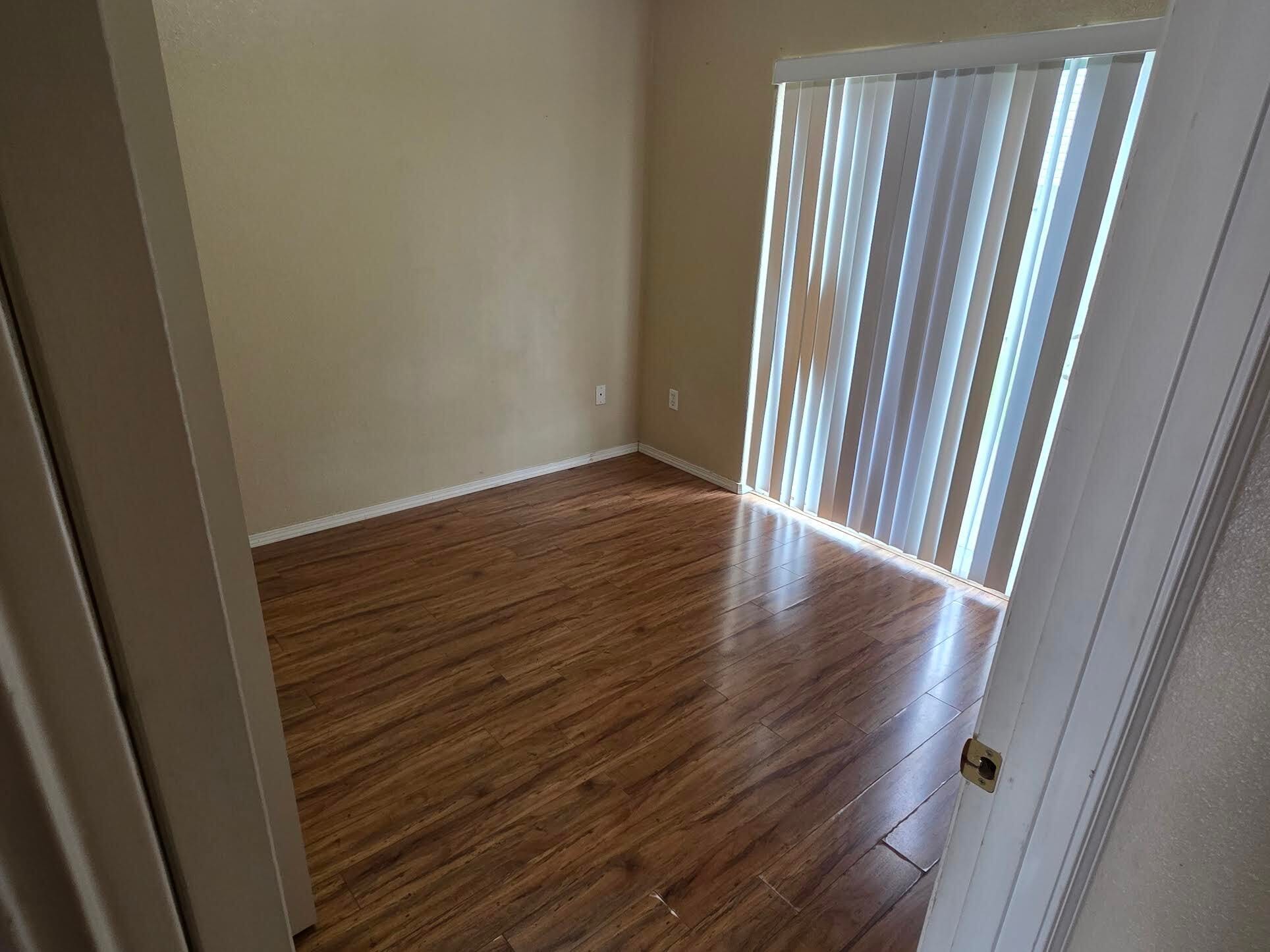 Building Photo - 1406 Falcon Loop