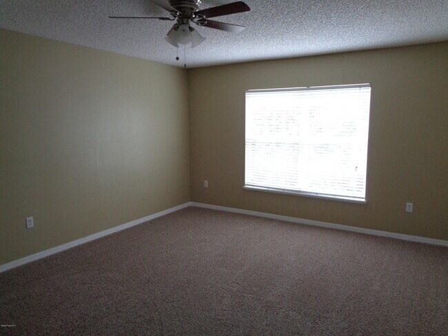Building Photo - 1677 Sawgrass Dr SW