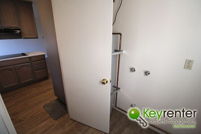 Building Photo - 2308 Rogue River Dr