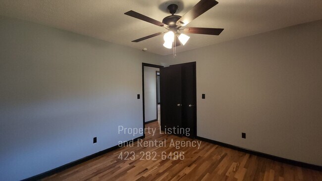 Building Photo - One story home, Elizabethton, 4 Bedrooms