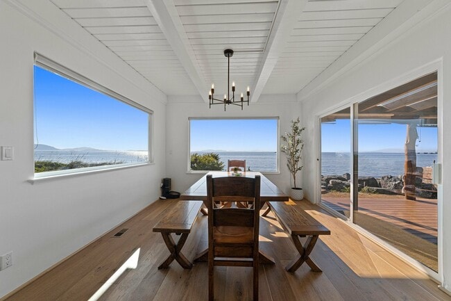 Building Photo - 4825 Sucia Dr