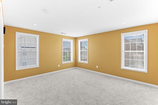 Building Photo - 43117 Shore Square