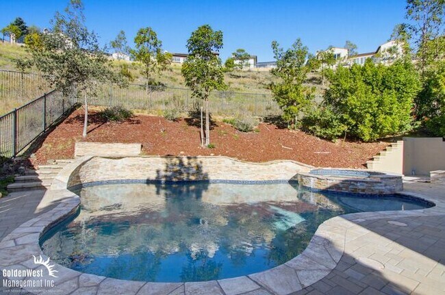 Building Photo - Beautifully Appointed 5Bdm 4Ba Home Located in San Marcos!