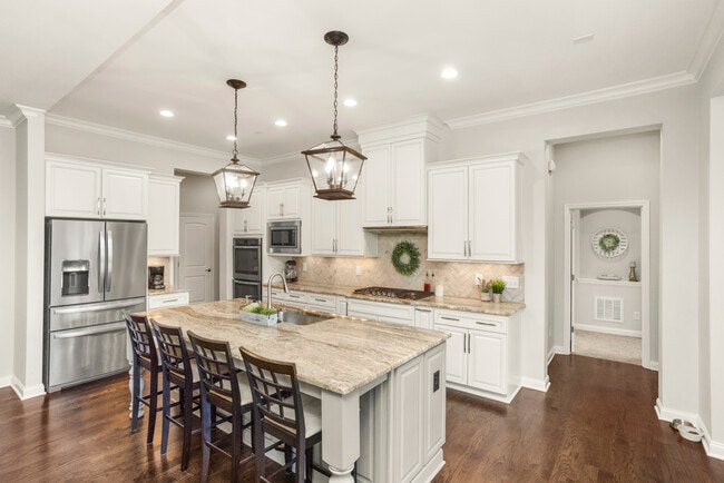 Building Photo - 2024 Albatross Way