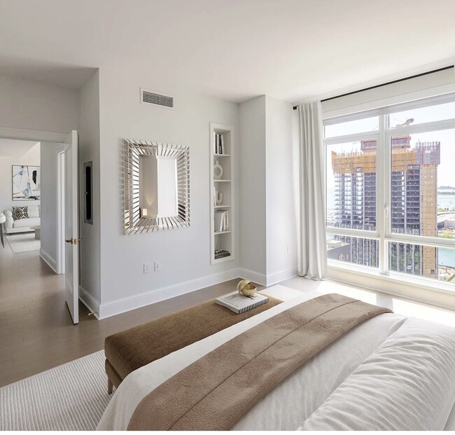 Building Photo - 514 N Peshtigo Ct