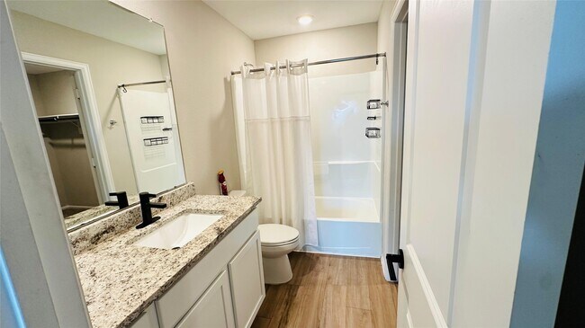 Building Photo - 236 Rustic Ridge Cir