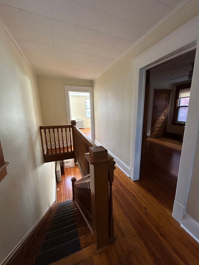 Building Photo - 33 Weber St