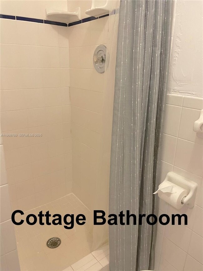 Building Photo - 1306 Madrid St