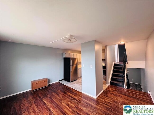 Building Photo - 402 S Bradford St