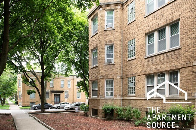 Building Photo - 3703 N Hoyne Ave