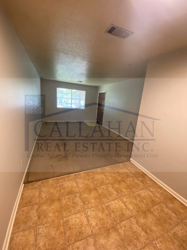 Building Photo - 8211 Woodview Dr N