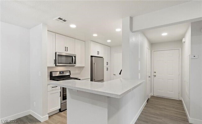 Building Photo - 2200 S Fort Apache Rd
