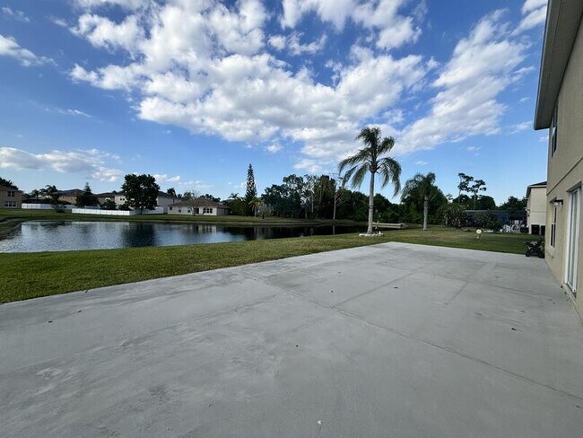 Building Photo - 15133 Moultrie Pointe Rd