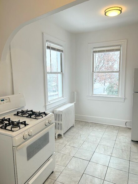 Building Photo - 501 Peabody St NW