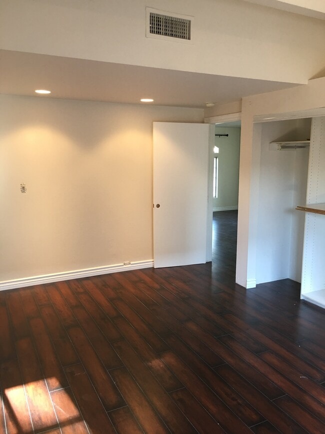 Building Photo - 15236 Hesby St
