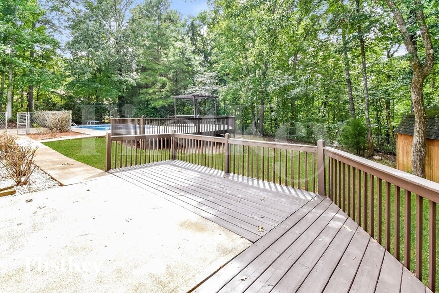 Building Photo - 5785 Shoal Creek Dr