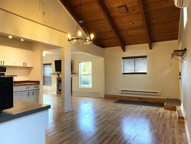 Building Photo - Serene Simplicity - Northwest Style