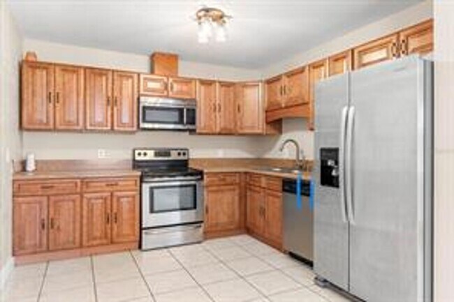 Building Photo - FOR RENT!!! CHARMING AND COZY 3 BEDROOM 2 ...